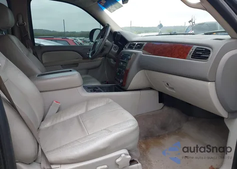 2010 Chevrolet Tahoe Lt z USA, uszkodzony, nr VIN 1GNUKBE05AR163490